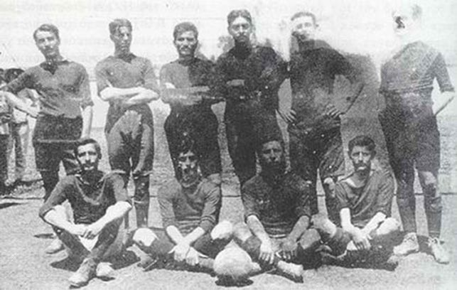 Σαν σήμερα το 1913 έφυγε από τη ζωή ο θρυλικός Κώστας Τσικλητήρας