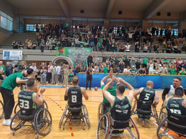 Εγώ θα σ’ αγαπώ… και μη σε νοιάζει